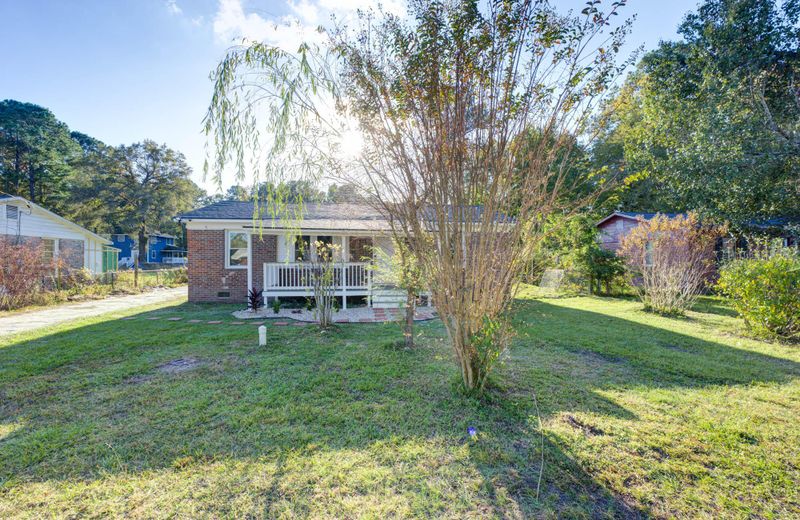 7263 Tanglewood Dr, North Charleston, SC 29418