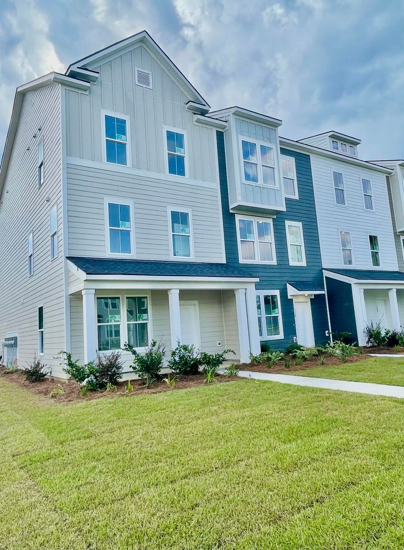 362 Herty Park Dr #80, Moncks Corner, SC 29461