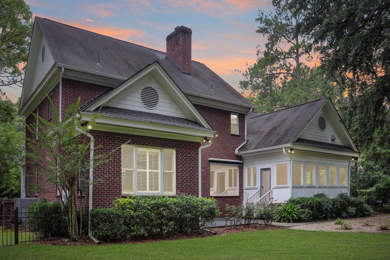 107 W Walker Dr, Summerville, SC 29483