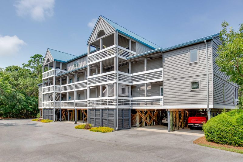 2405 Racquet Club Dr, Seabrook Island, SC 29455
