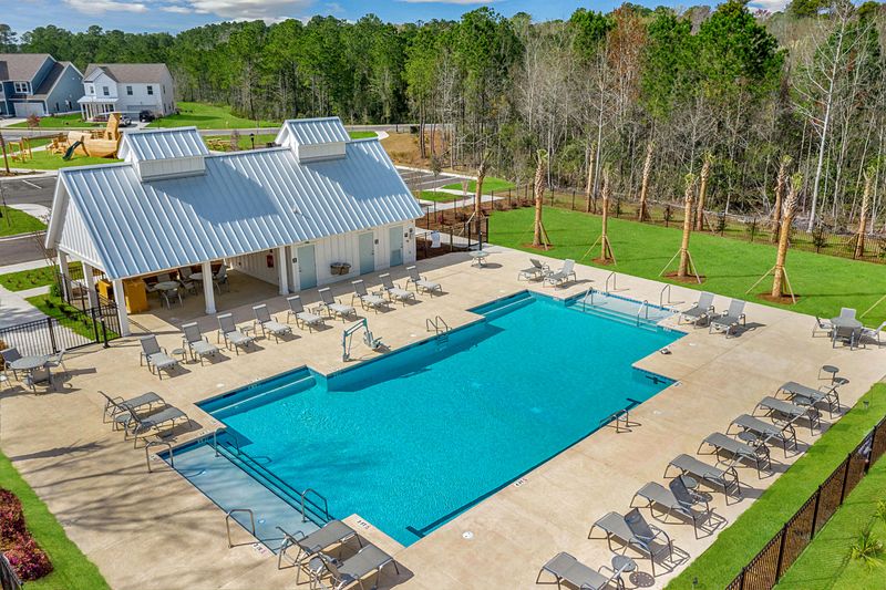 210 Red Bluff St, Summerville, SC 29483