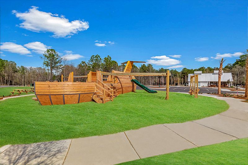 210 Red Bluff St, Summerville, SC 29483