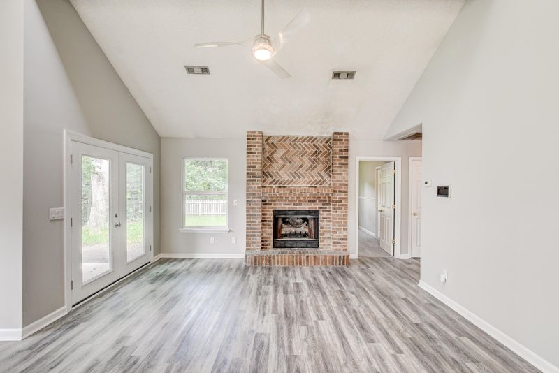 210 White Church Ln, Summerville, SC 29485