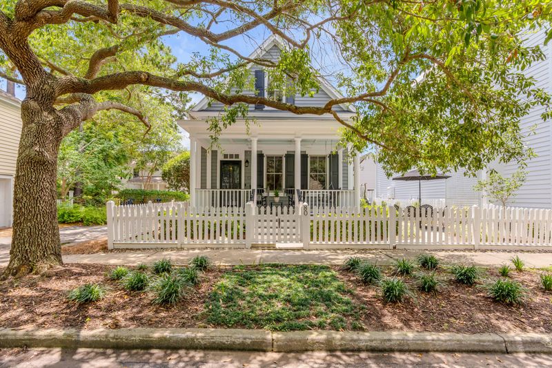 80 Sowell St, Mount Pleasant, SC 29464