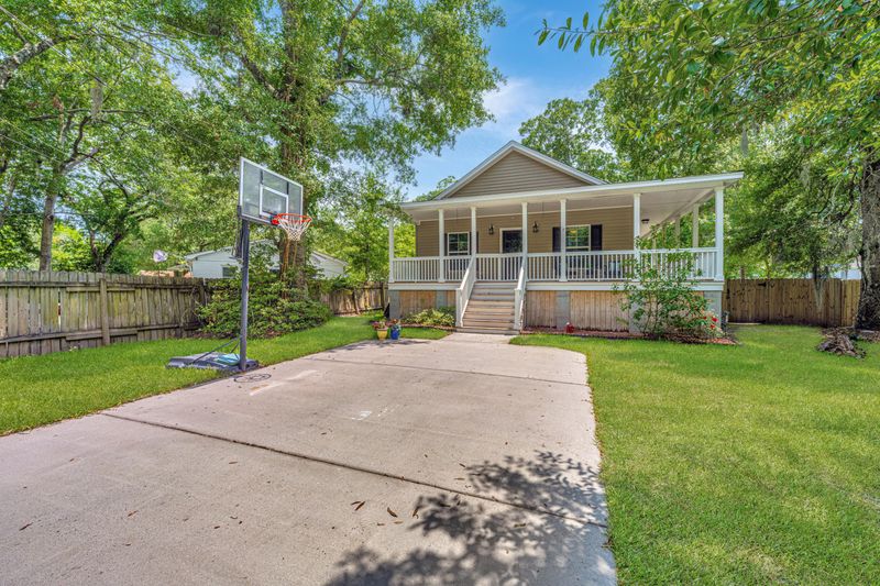 1523 Sutton St, Charleston, SC 29412