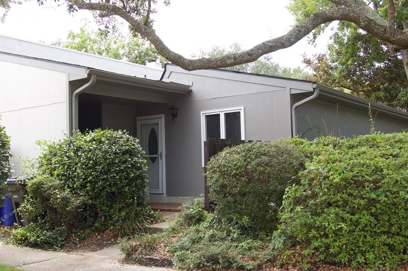 208 Ventura Pl, Mount Pleasant, SC 29464