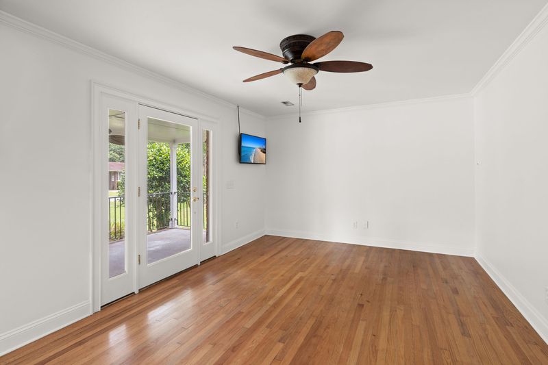 1135 Sherwood St, North Charleston, SC 29405