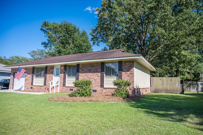 122 Heather Dr, Summerville, SC 29486