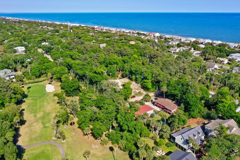 1811 Mitchell St, Edisto Island, SC 29438