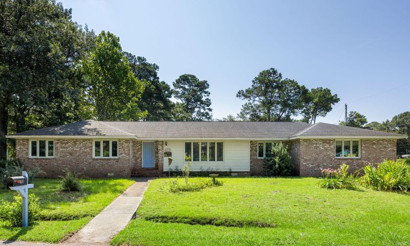 1577 Boone Hall Dr, Charleston, SC 29407