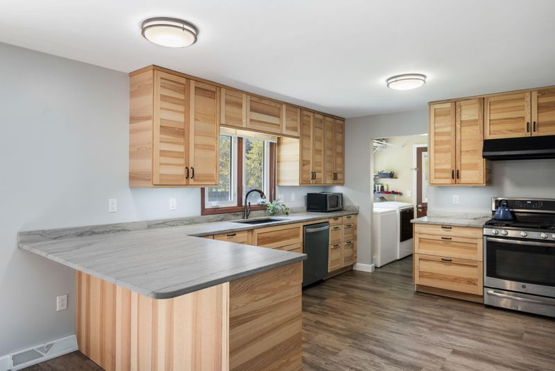1577 Boone Hall Dr, Charleston, SC 29407