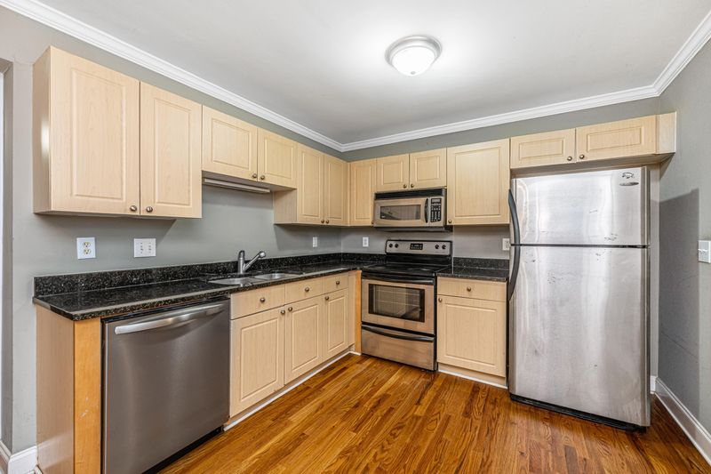 33 Brockman Dr #33-B, Charleston, SC 29412