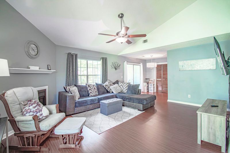 6221 Rolling Fork Rd #E, North Charleston, SC 29406
