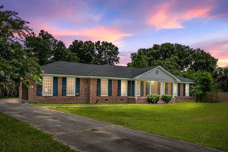 138 Duncan Chapel Rd, Harleyville, SC 29448