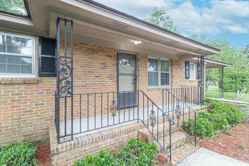 104 Blythe Ave, Summerville, SC 29485