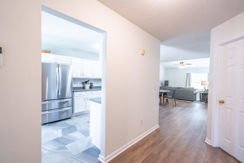 7325 Stoney Moss Way, Hanahan, SC 29410