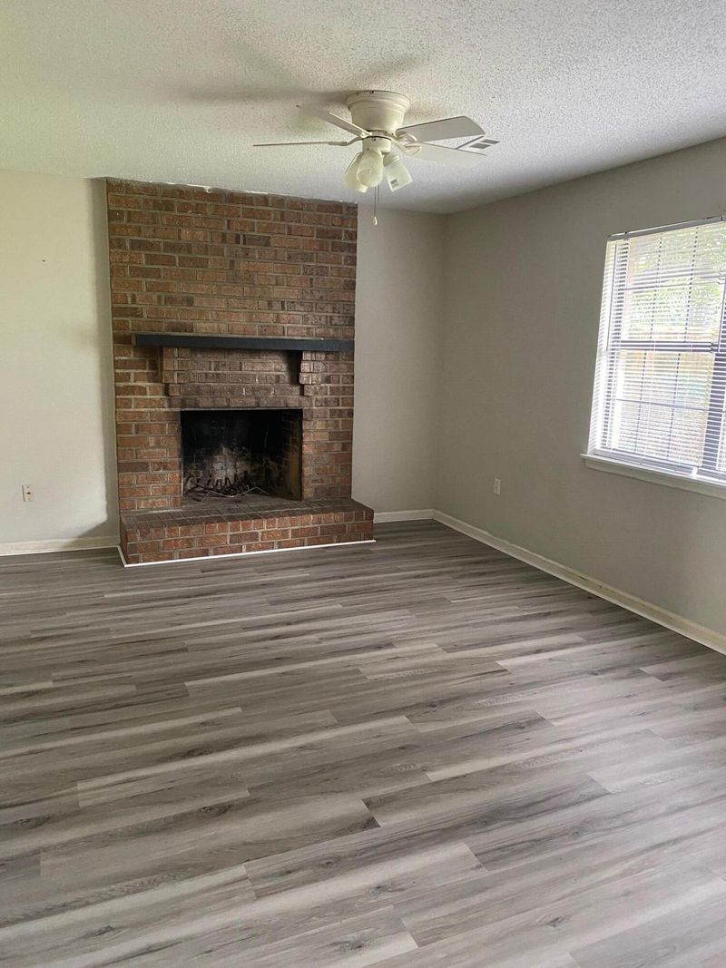 7740 Suzanne Dr, North Charleston, SC 29418