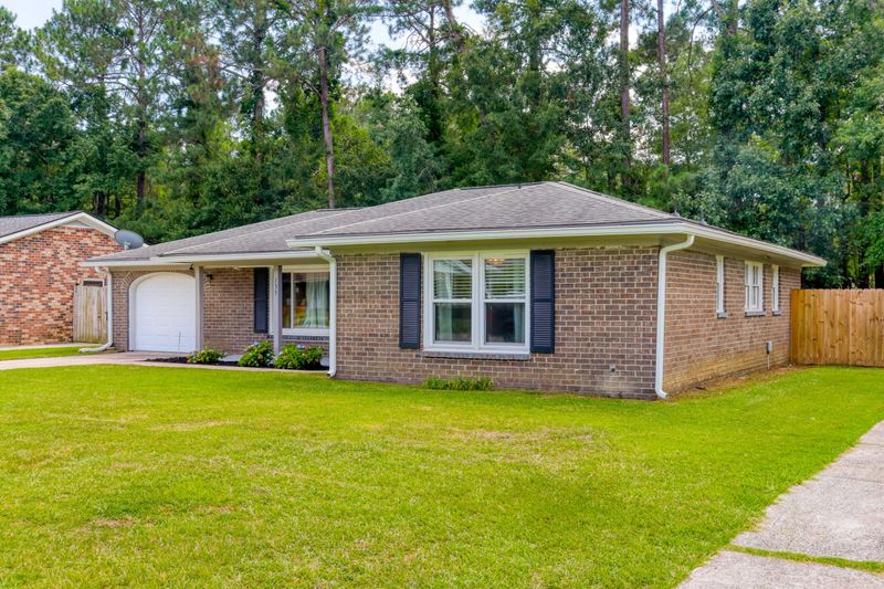135 Kennington Dr, Goose Creek, SC 29445