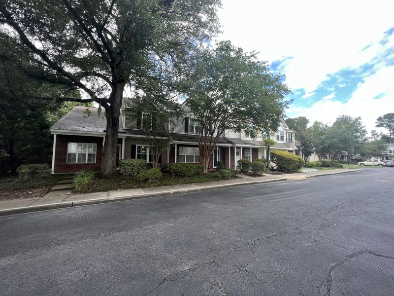 8003 Shadow Oak Dr, North Charleston, SC 29406