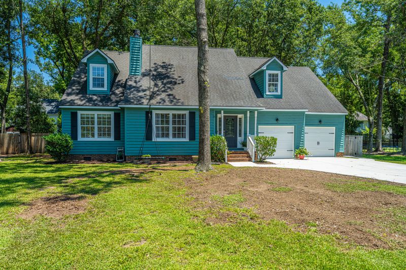 2048 Hallahan Ct, Mount Pleasant, SC 29464