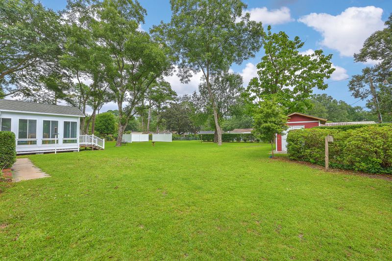 111 Axtell Dr, Summerville, SC 29485