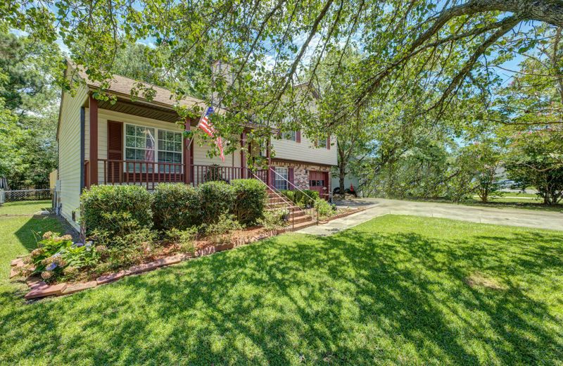 120 Cottonwood Dr, Summerville, SC 29483