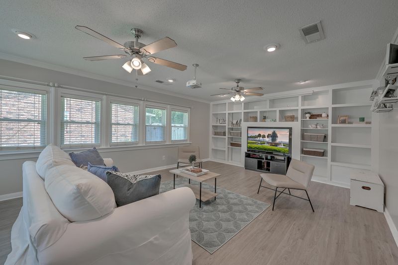 301 Farm Rd, Goose Creek, SC 29445