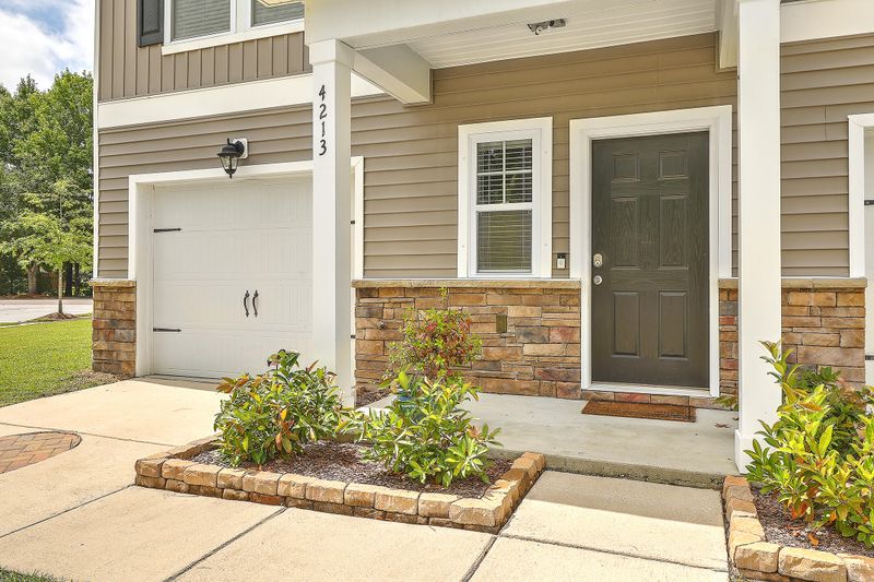 4213 Scharite St #200, Charleston, SC 29414