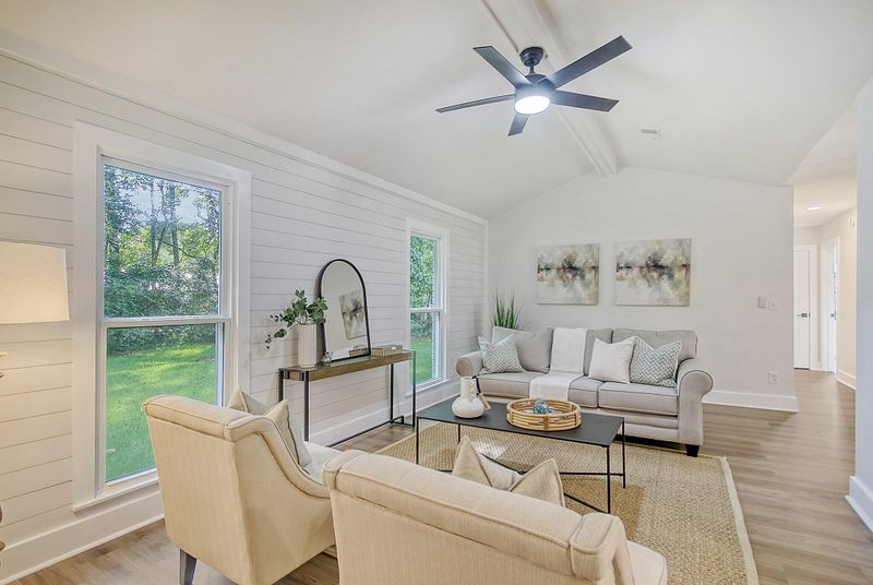 1113 Maryland Dr, Ladson, SC 29456