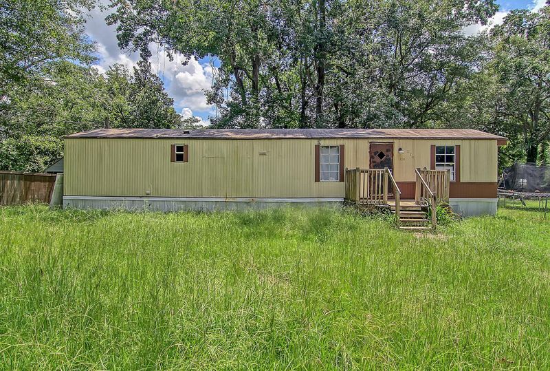 120 Thelma Dr, Summerville, SC 29485