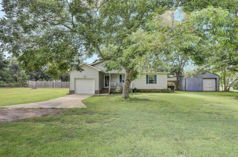 114 Preacher Ln, Pineville, SC 29468