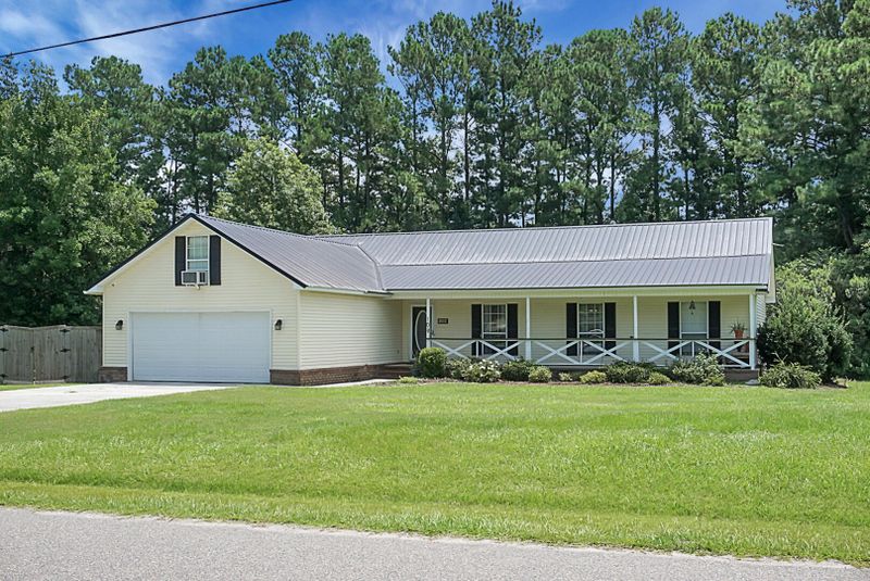 104 Lois Cir, Moncks Corner, SC 29461