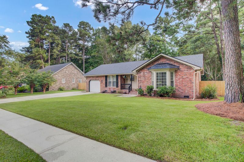 107 Summercourt Dr, Summerville, SC 29485