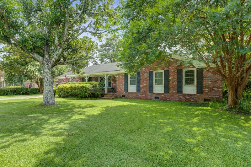 29 Lampton Rd, Charleston, SC 29407