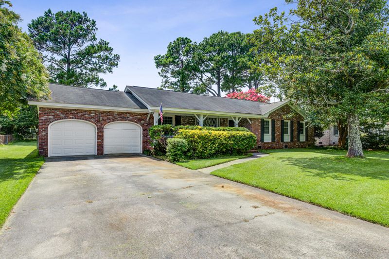 29 Lampton Rd, Charleston, SC 29407