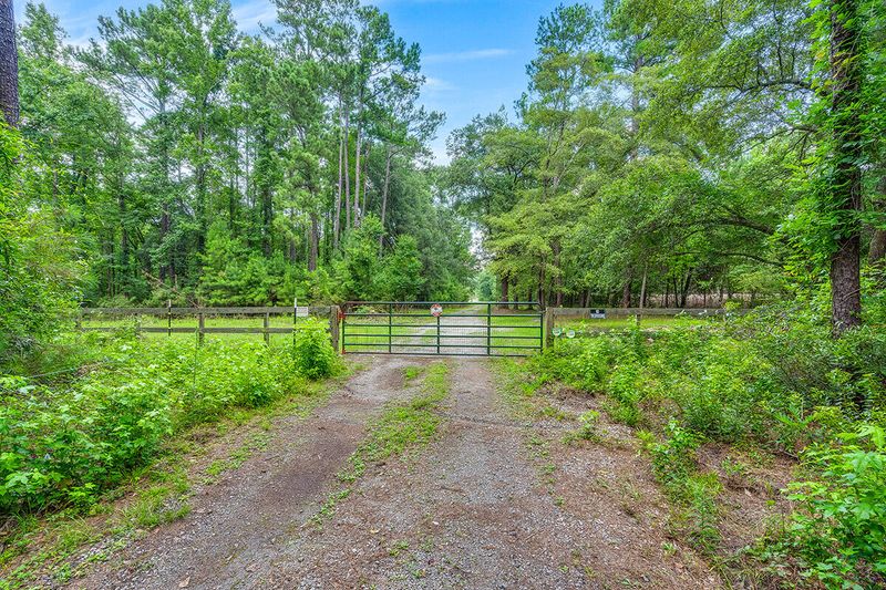 305 Monk Ln, Moncks Corner, SC 29461