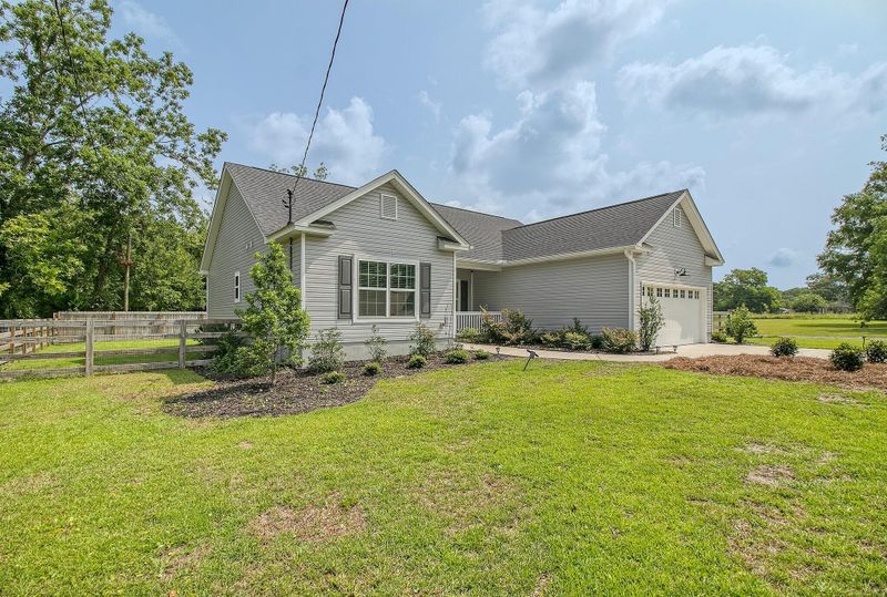 1826 S Grimball Rd, Charleston, SC 29412