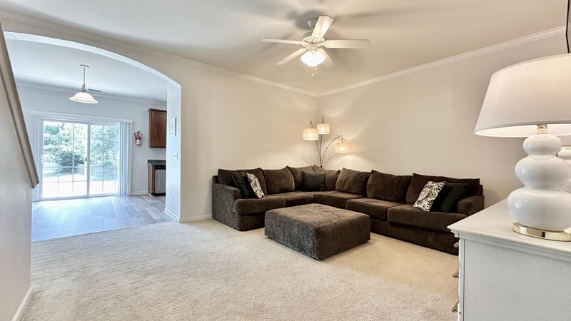 110 Lamplighter Ln, Summerville, SC 29486