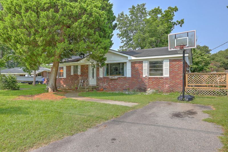 1023 Leeward Ave, Charleston, SC 29412