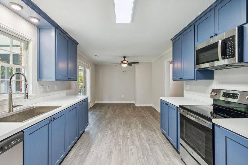 1435 River Front Dr, Charleston, SC 29407