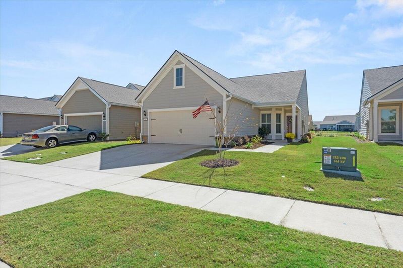 387 Dahlia Row Dr, Summerville, SC 29486