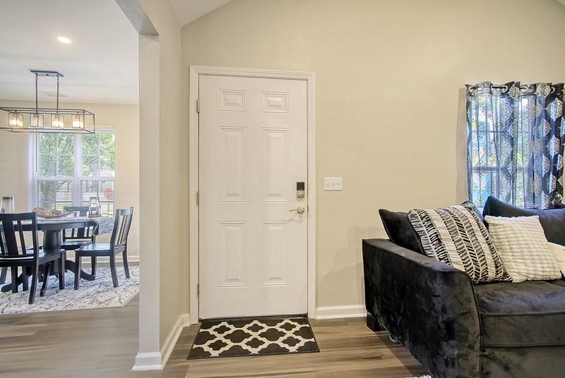 200 Bainsbury Ln, Summerville, SC 29483