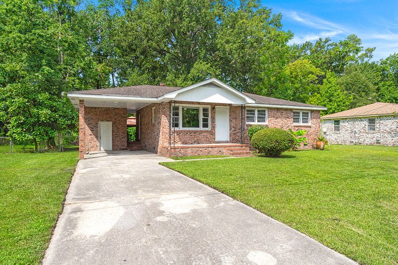 7007 Terrace Dr, North Charleston, SC 29406