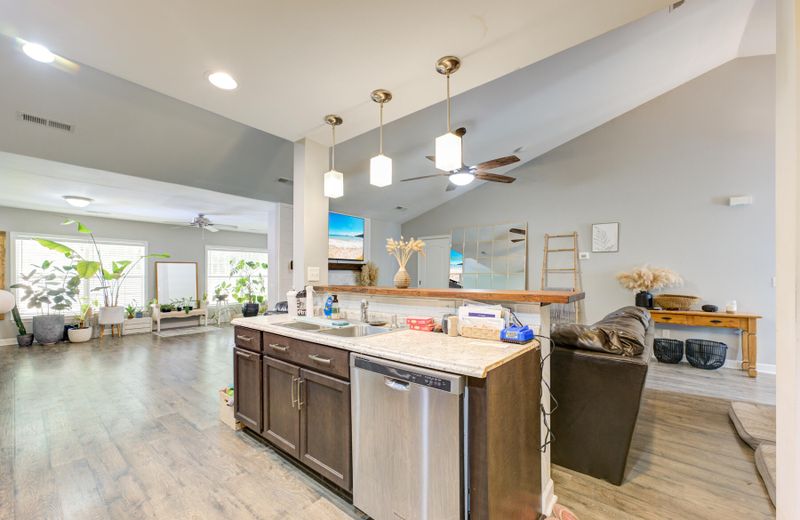 123 Scottswood Dr, North Charleston, SC 29418