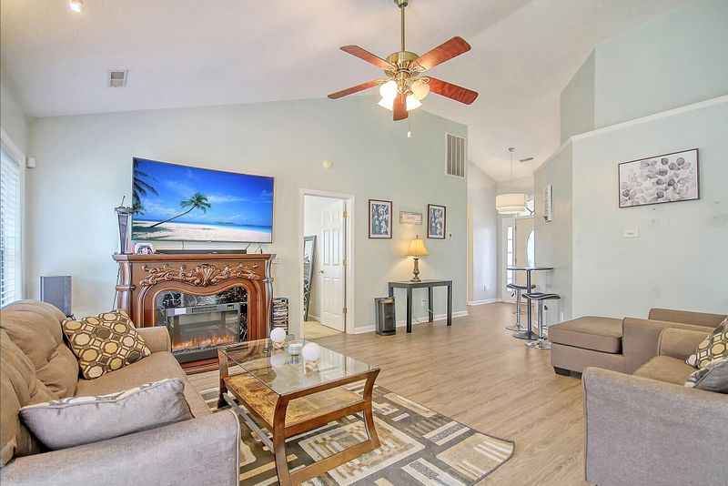 115 Seneca Cir, Goose Creek, SC 29445