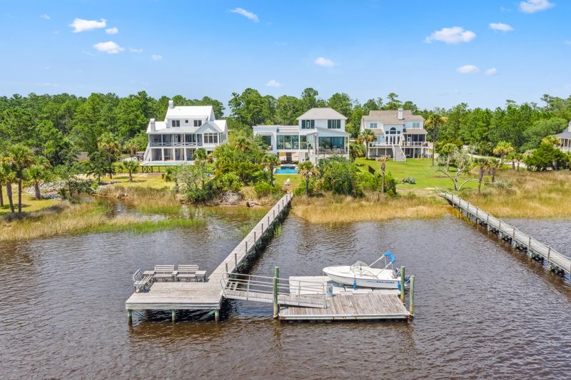 1525 Murphys Island Ct, Awendaw, SC 29429