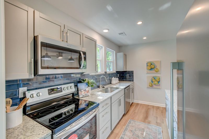 2734 Saratoga Rd, North Charleston, SC 29405