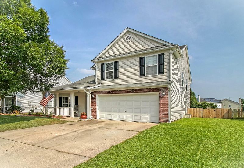 305 Waylon Dr, Summerville, SC 29483