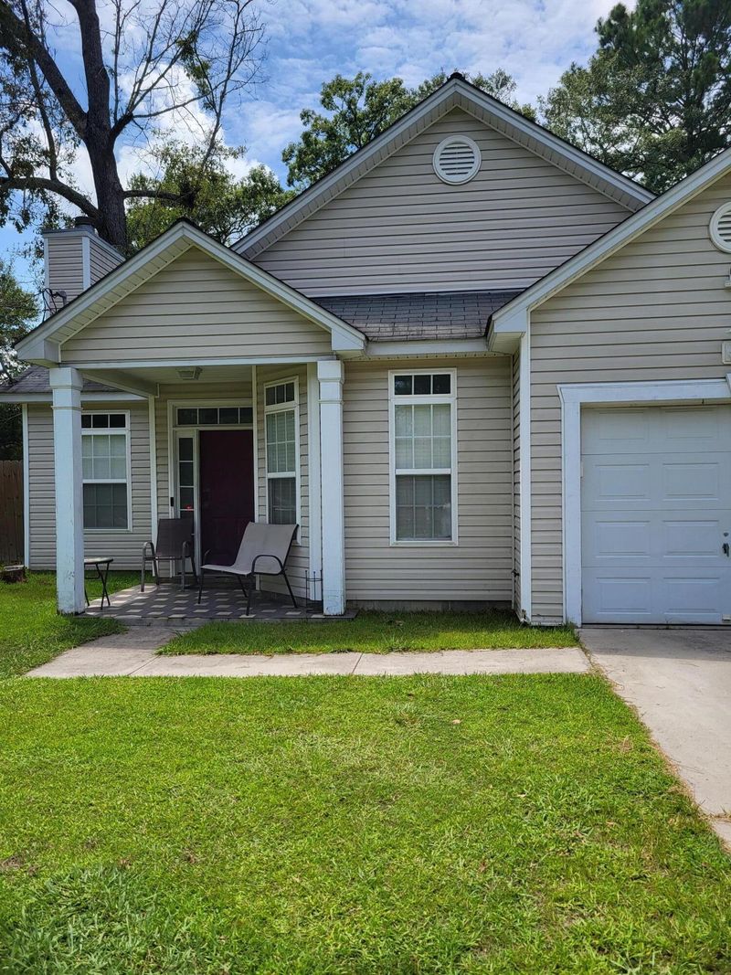 215 Amy Dr, Goose Creek, SC 29445