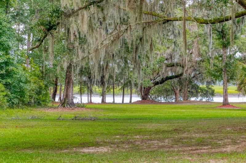 2744 Samuel Gibbs Rd, Wadmalaw Island, SC 29487